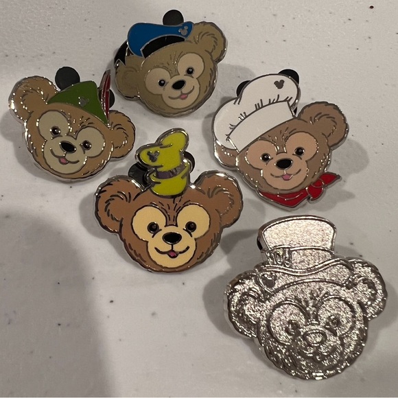 Disney Pin 2013 Duffy Bear Goofy Hat Hidden Mickey 1 Of 5 - Picture 5 of 5
